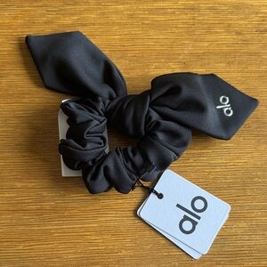 ALO Yoga Black Hair Scrunchie